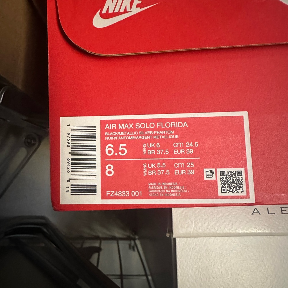 Florida Gators Nike Air Max Solo - Picture 5 of 5